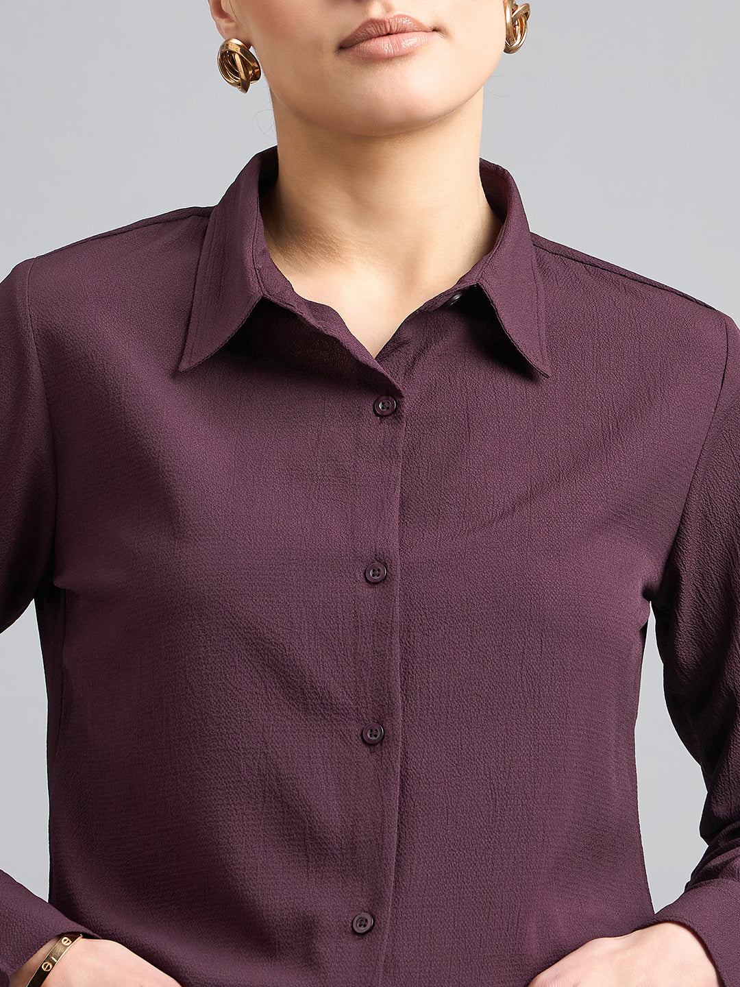 Style Quotient solid textured spread collar shirt