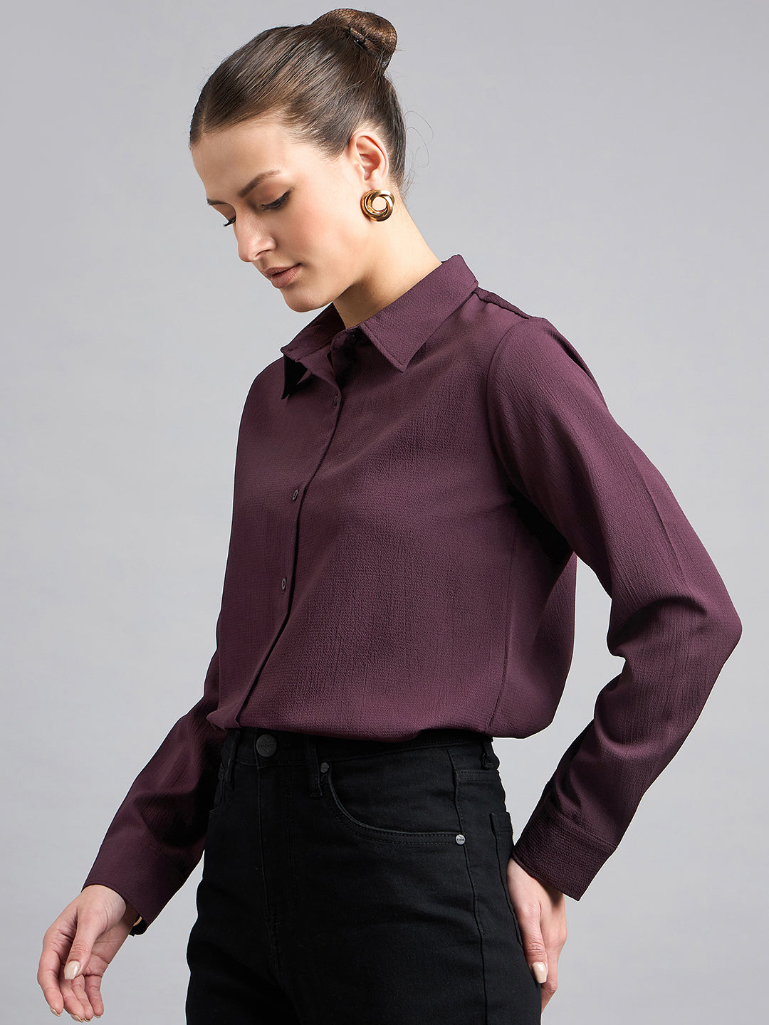 Style Quotient solid textured spread collar shirt